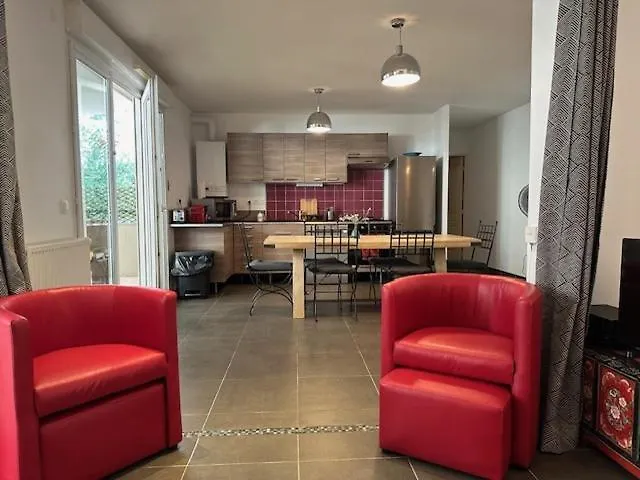 Appartement 6 Pers Prado Metro Parking Gratuit Et Wifi Marseille Apartment